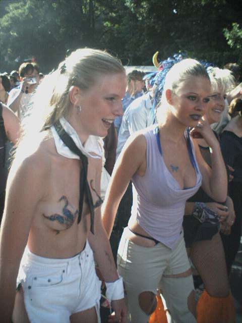 Photo vom Abend der Loveparade in Berlin am 21.07.2001